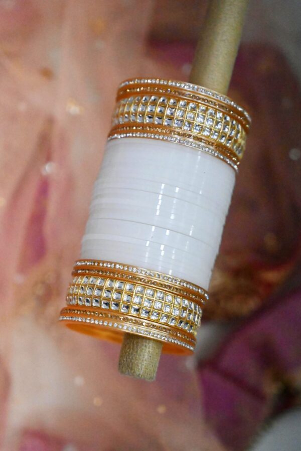 white kundian chura